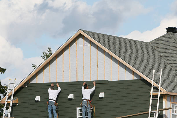 Professional Emergency Siding Repair technician working in Woodstock, GA